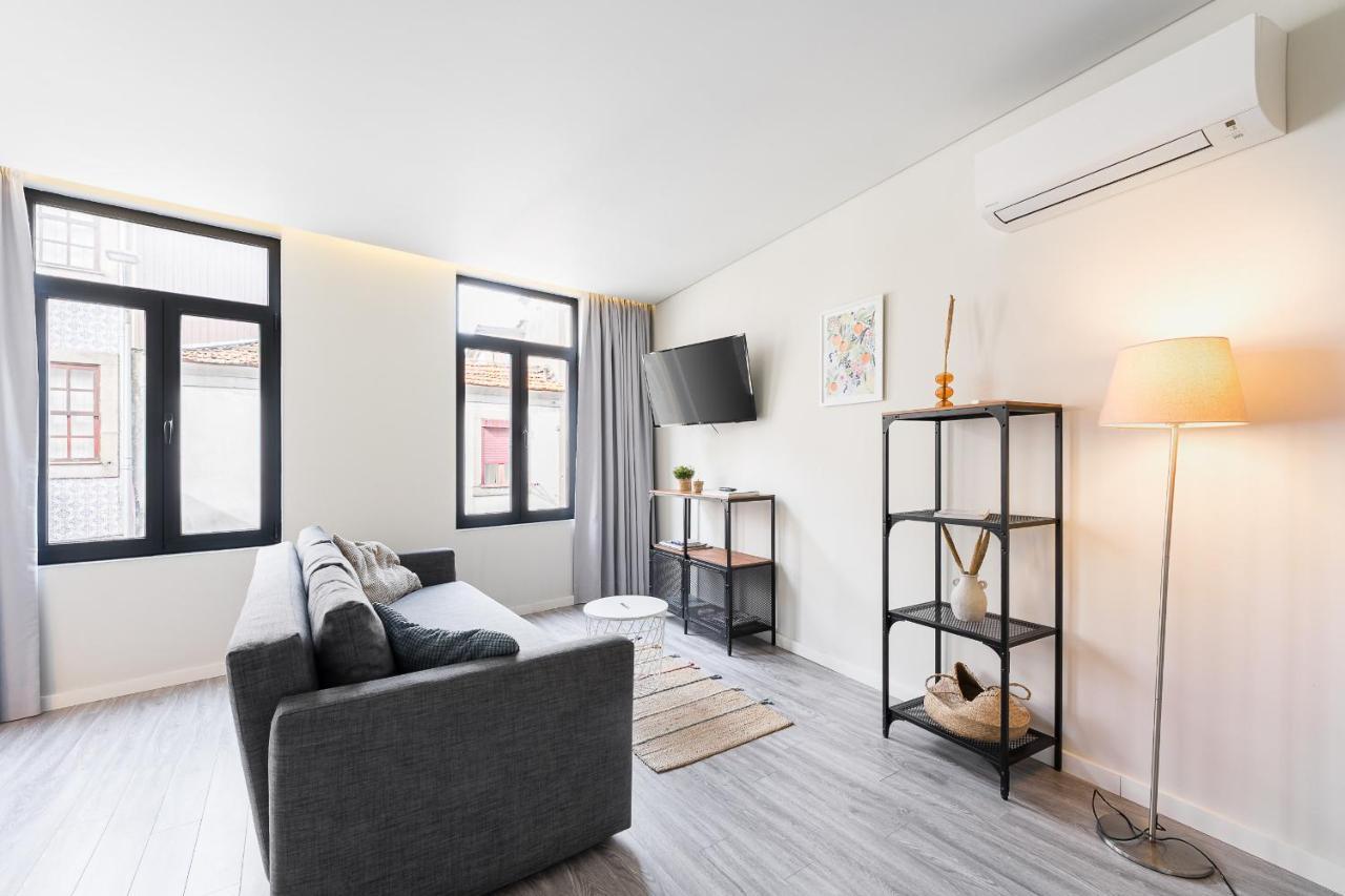 General Torres Apartments บีลาโนวาเดกายา ภายนอก รูปภาพ
